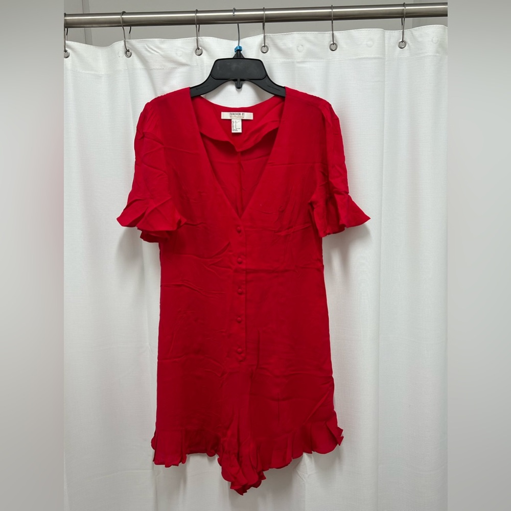 NWOT red ruffled romper